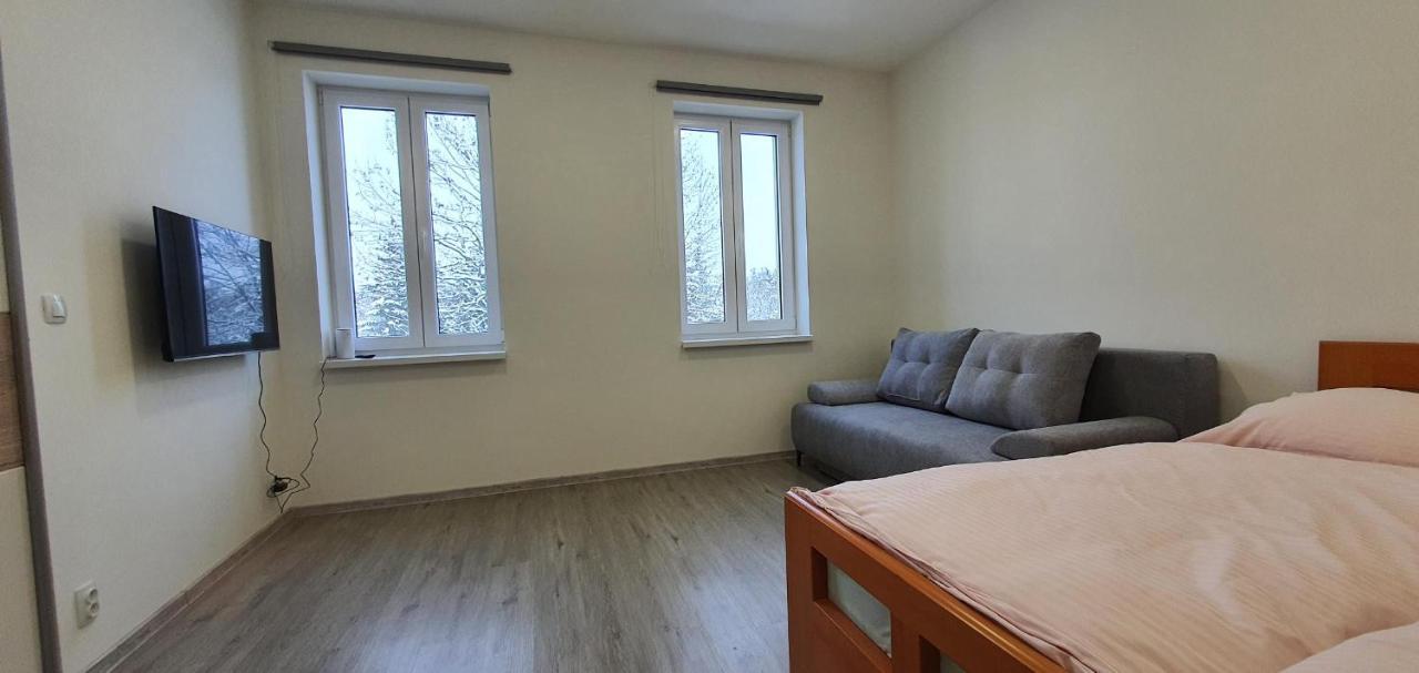 Apartment 35M2 Karlovy Vary Kültér fotó